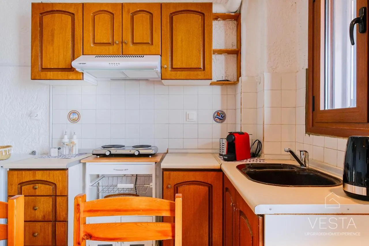 Amphitriti Seafront Apartments, Loutra Agia Paraskevi أغيا باراسكيفي