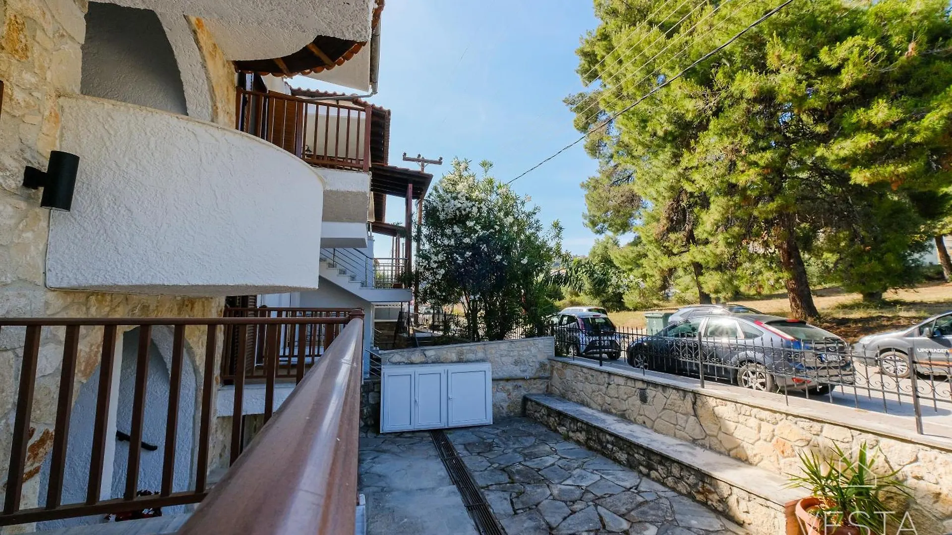 Amphitriti Seafront Apartments, Loutra Agia Paraskevi أغيا باراسكيفي