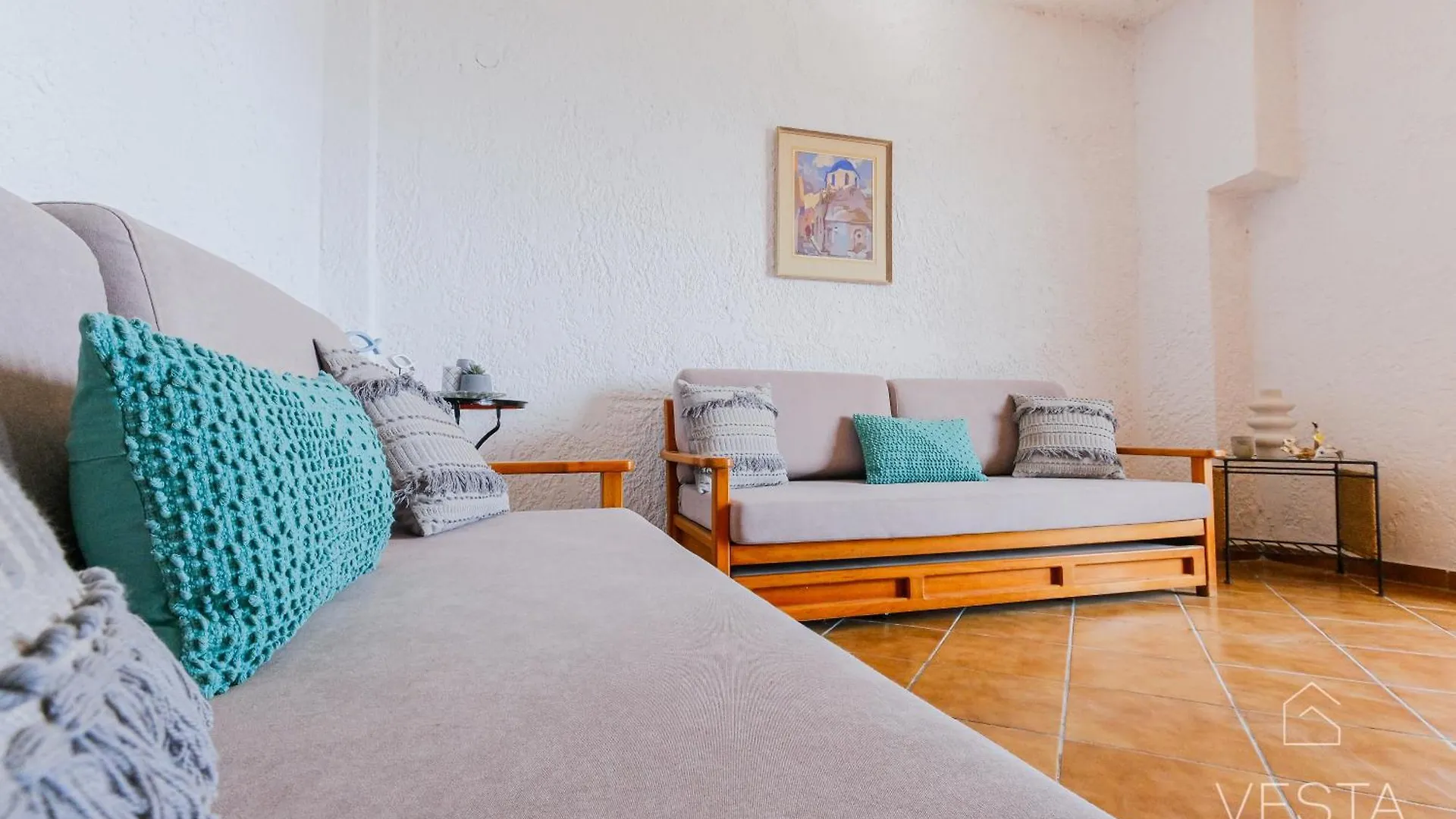Amphitriti Seafront Apartments, Loutra Agia Paraskevi أغيا باراسكيفي